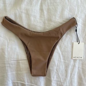 Acacia NEW 2021 Bobbi cord bottom NWT